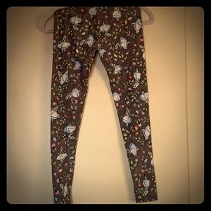 LulaRoe Alice in Wonderland Leggings One Size
